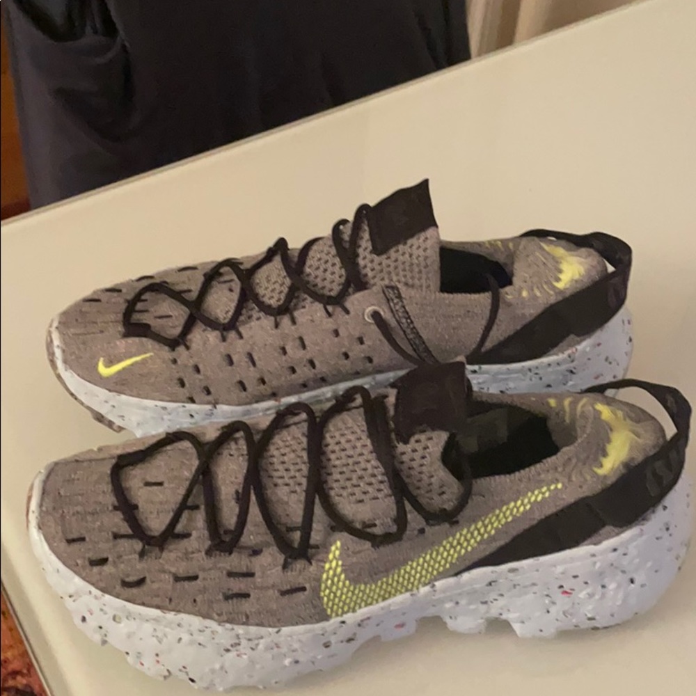 Nike Space Hippie 04